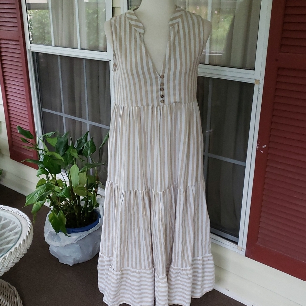 Petal & Pup‎ Beige Striped Maxi Skeeveless Tier Ruffle Dress